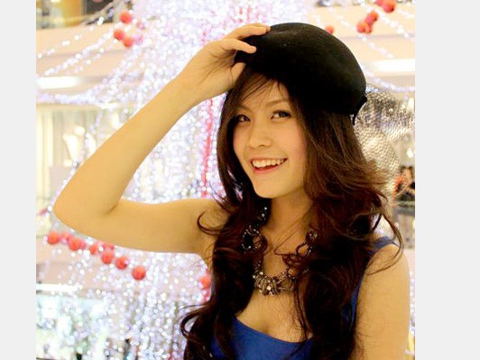 Miss Teen Diễm Trang xinh tươi xuống phố ngày Noel