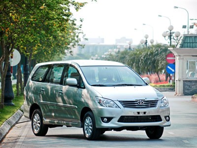 Cận cảnh Toyota Innova 2013 tại Việt Nam