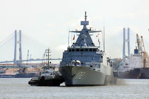 Tàu Hải quân Malaysia cập cảng TP. Hồ Chí Minh