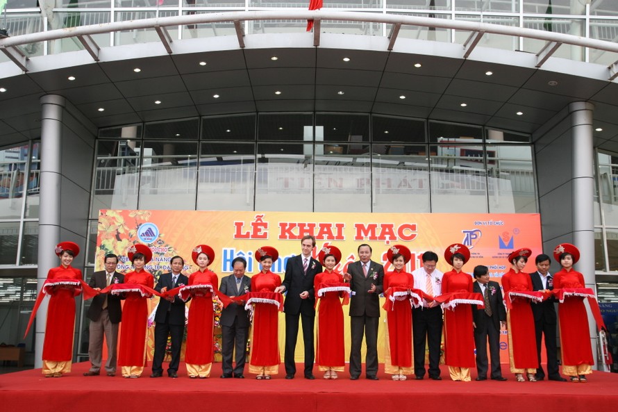 Hàng Việt thắng thế tại Hội chợ xuân Đà Nẵng 2011