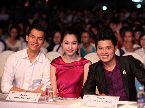 Hoa hậu Đặng Thu Thảo trong đêm nhạc vì sinh viên khó khăn