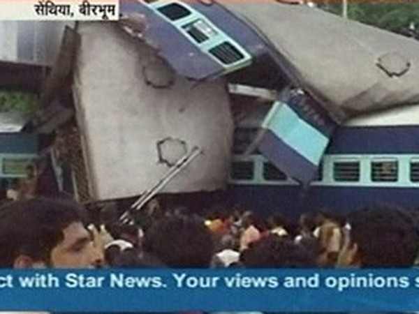 Tai nạn tàu hỏa Ấn Độ, hơn 160 người thương vong