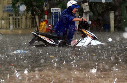 Hà Nội sẵn sàng ba kịch bản chống ngập mùa mưa 2011