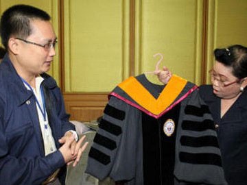 Thái Lan truy quét đại học ‘ma’
