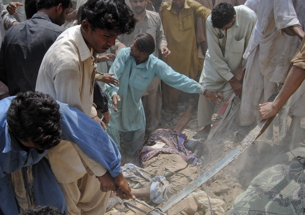 Nổ bom trong ngày quốc khánh Pakistan, 12 người chết