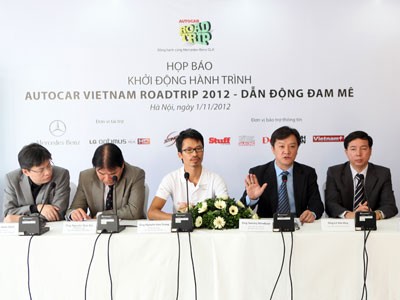 Autocar tổ chức đi vòng quanh Việt Nam