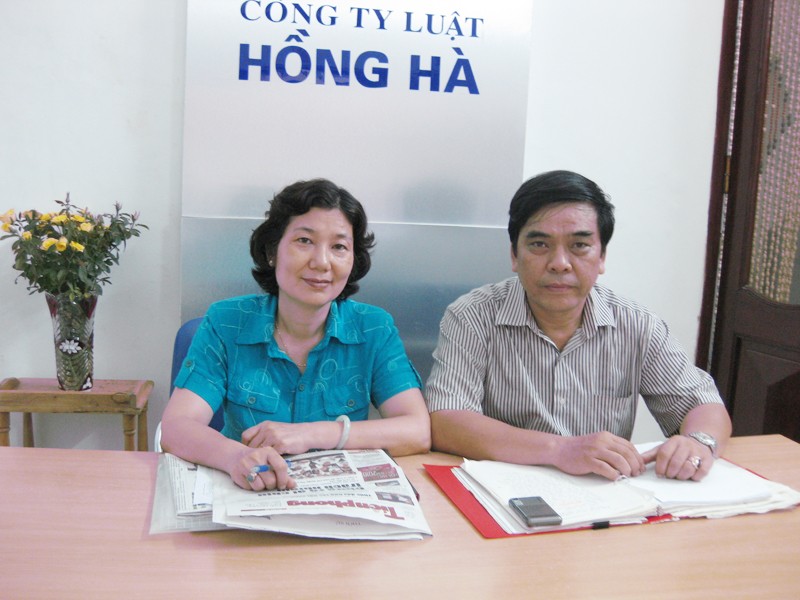Các luật sư Phạm Thanh Bình và Nông Thị Hồng Hà