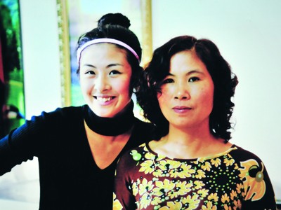 Hoa hậu Đặng Thị Ngọc Hân cùng mẹ cách đây 5 năm