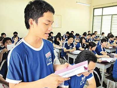 Học sinh lớp 12 trường THPT Trưng Vương (TP.HCM) trong giờ học ôn môn Tiếng Anh. Ảnh: Đ.N.T