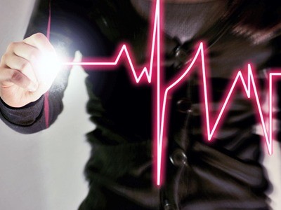 Cứ 5 phụ nữ trẻ có 1 người không bị đau ngực khi đau tim