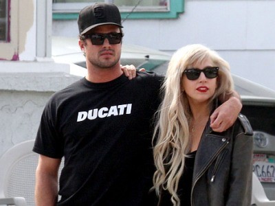 Lady Gaga và bạn trai chính thức ‘đường ai nấy đi’