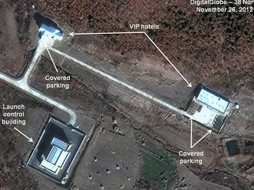 Hành trình tên lửa Triều Tiên vào bệ phóng