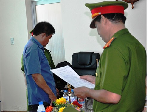 CSĐT Công an tỉnh Phú Yên đã thực hiện lệnh bắt đối với ông Nguyễn Minh, Giám đốc Công ty TNHH một thành viên Cảng Vũng Rô (Cảng Vũng Rô)