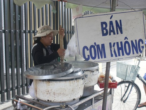 Phố chỉ bán cơm không ở Sài Gòn