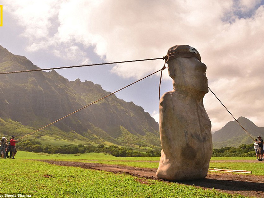 Xem tượng đá khổng lồ trên đảo Phục Sinh ‘đi bộ’