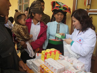 Nữ thầy thuốc có nhiều đóng góp cho việc chăm sóc sức khỏe cộng đồng