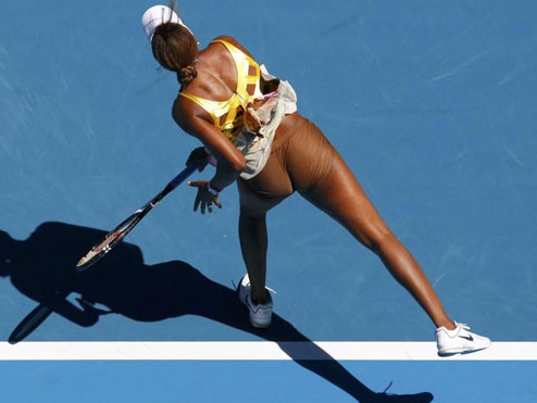 Venus Williams mặc quần…cũng như không