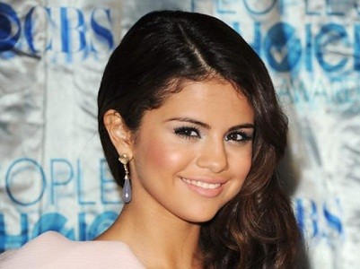 Selena bị bắt quả tang qua đêm tại nhà Justin Bieber