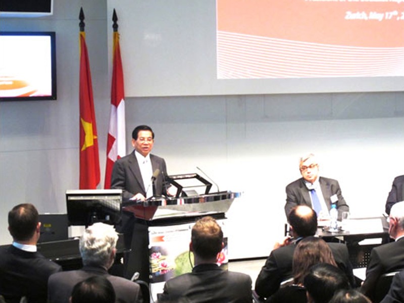 Chủ tịch nước Nguyễn Minh Triết phát biểu tại Diễn đàn Doanh nghiệp Việt Nam - Thụy Sĩ
