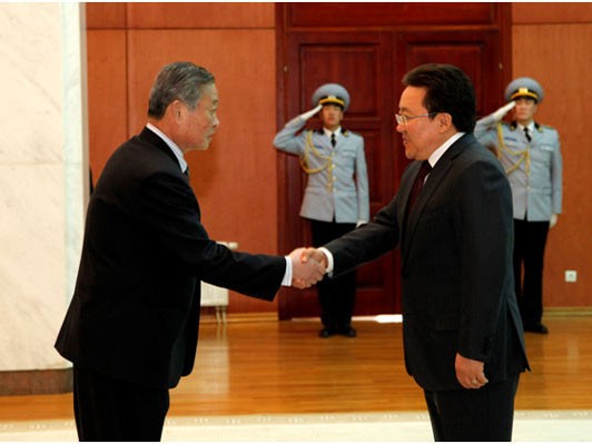 Đại sứ Hong Gyu có cuộc gặp với Tổng thống Mông Cổ