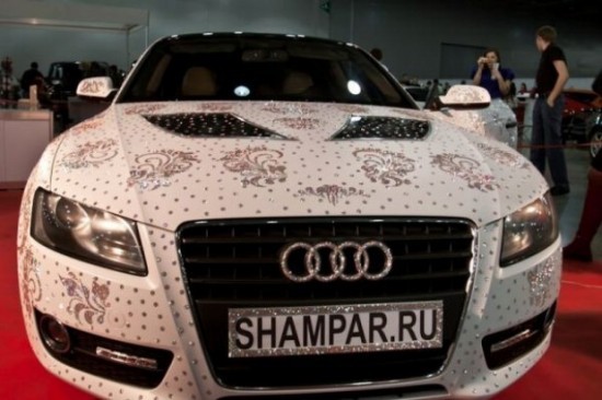 Audi A5 'độc' được phủ kín pha lê