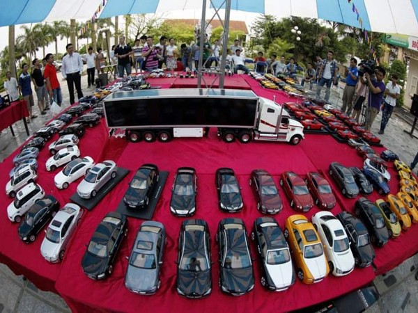 Hơn 200 siêu xe mô hình hội tụ gần đây tại Hà Nội Ảnh: D.N