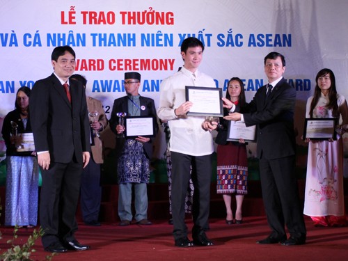 Vinh danh cá nhân, tổ chức thanh niên xuất sắc ASEAN
