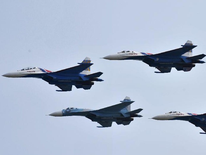Su-27 của Nga thể hiện sức mạnh tại Trung Quốc