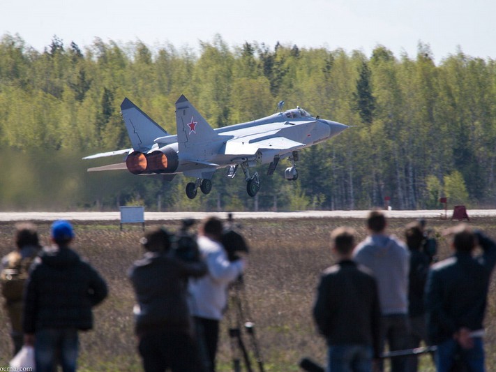 Tiêm kích MiG-31BM: 'Thần hộ mệnh' trên bầu trời Bắc Cực