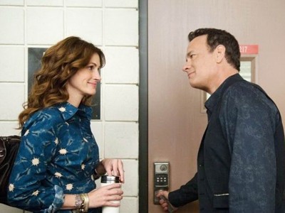 Tom Hanks và Julia Roberts trong “Larry Crowne” Ảnh: Universal