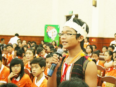 Trẻ em bày tỏ chính kiến của mình tại Diễn đàn trẻ em Quốc gia 2011. Ảnh: Hải Anh