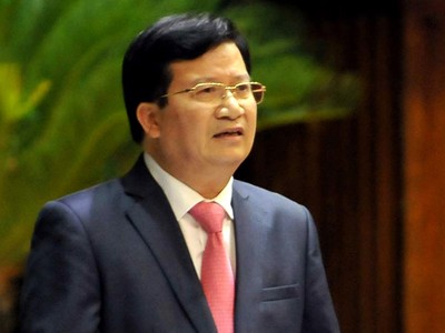 Bộ trưởng Trịnh Đình Dũng gặp câu hỏi khó