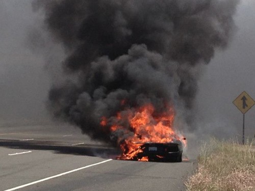 ‘Siêu bò’ Lamborghini Aventador bốc cháy dữ dội