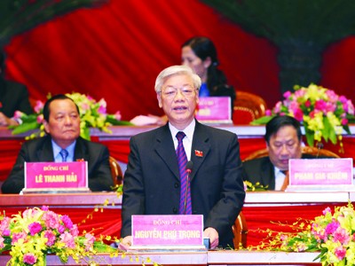 Ủy viên Bộ Chính trị, Chủ tịch Quốc hội Nguyễn Phú Trọng điều khiển phiên thảo luận
