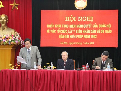 Ban lãnh đạo UBTƯMTTQ Việt Nam tại Hội nghị triển khai công tác lấy ý kiến toàn dân về sửa đổi Hiến pháp 1992 Ảnh: M.H