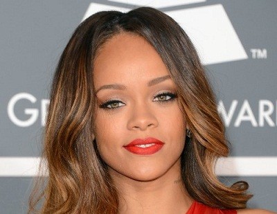 Rihanna phát hoảng vì fan cuồng đột nhập vào nhà