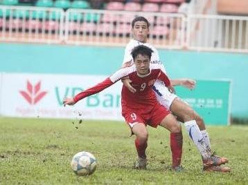 Tiền đạo Văn Toàn đã nâng số bàn thắng của mình tại giải VĐ U19 ĐNÁ lên con số 6
