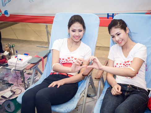 Ngọc Hân, Nguyễn Loan tươi rói lần thứ 5 đi hiến máu