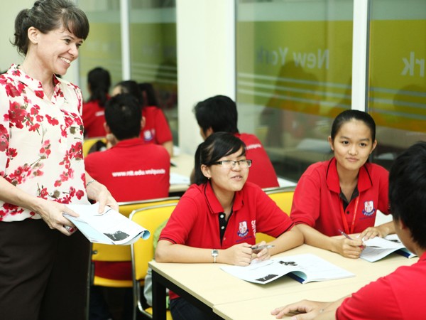 Sinh viên trong một tiết học của chương trình liên kết với nước ngoài tại ĐH Nguyễn Tất Thành