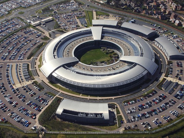 Snowden tiết lộ động trời: Mỹ bỏ hàng trăm triệu đô 'thuê' tình báo Anh