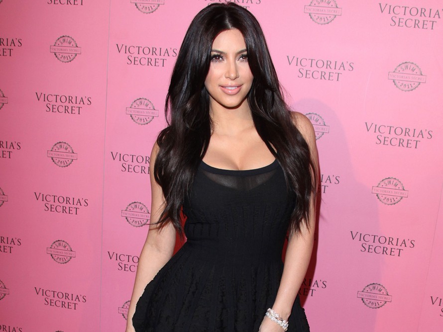 Kim Kardashian nổi bật hơn cả siêu mẫu Victoria’s Secret