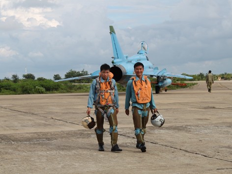 Bản lĩnh phi công tiêm kích bom Su 22 Việt Nam