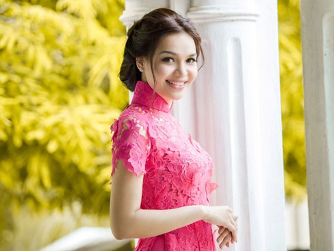 Hoa hậu Diệu Hân: Trắng ngần tinh khôi
