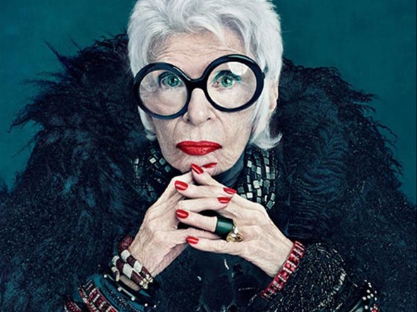 Choáng với gu thời trang của fashionista tuổi 92