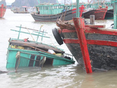 Hình ảnh vụ chìm tàu ở Vân Đồn