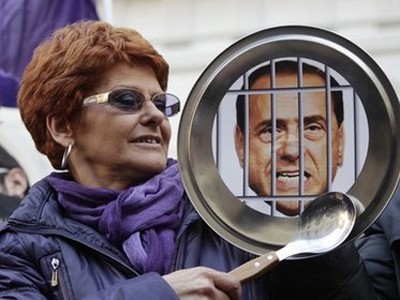Thủ tướng Ý bị truy tố tội mua dâm vị thành niên