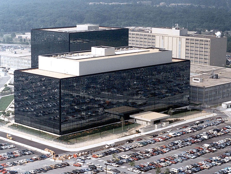 Mỹ đánh cắp dữ liệu Google và Yahoo?
