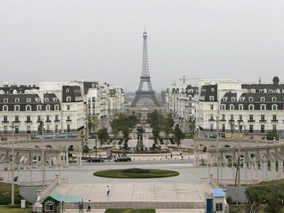 Cận cảnh khu đô thị 'nhái' Paris ở Trung Quốc