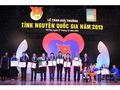 Trao giải thưởng tình nguyện quốc gia 2013