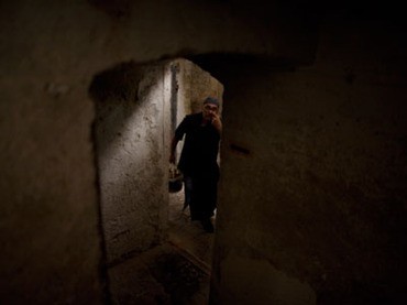 Nga: Giải thoát cho 70 người bị nhốt dưới hầm 10 năm